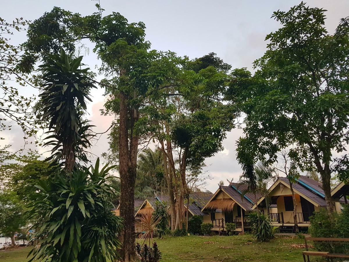 Hotel ฺbay Yard Hut Koh Chang Esterno foto