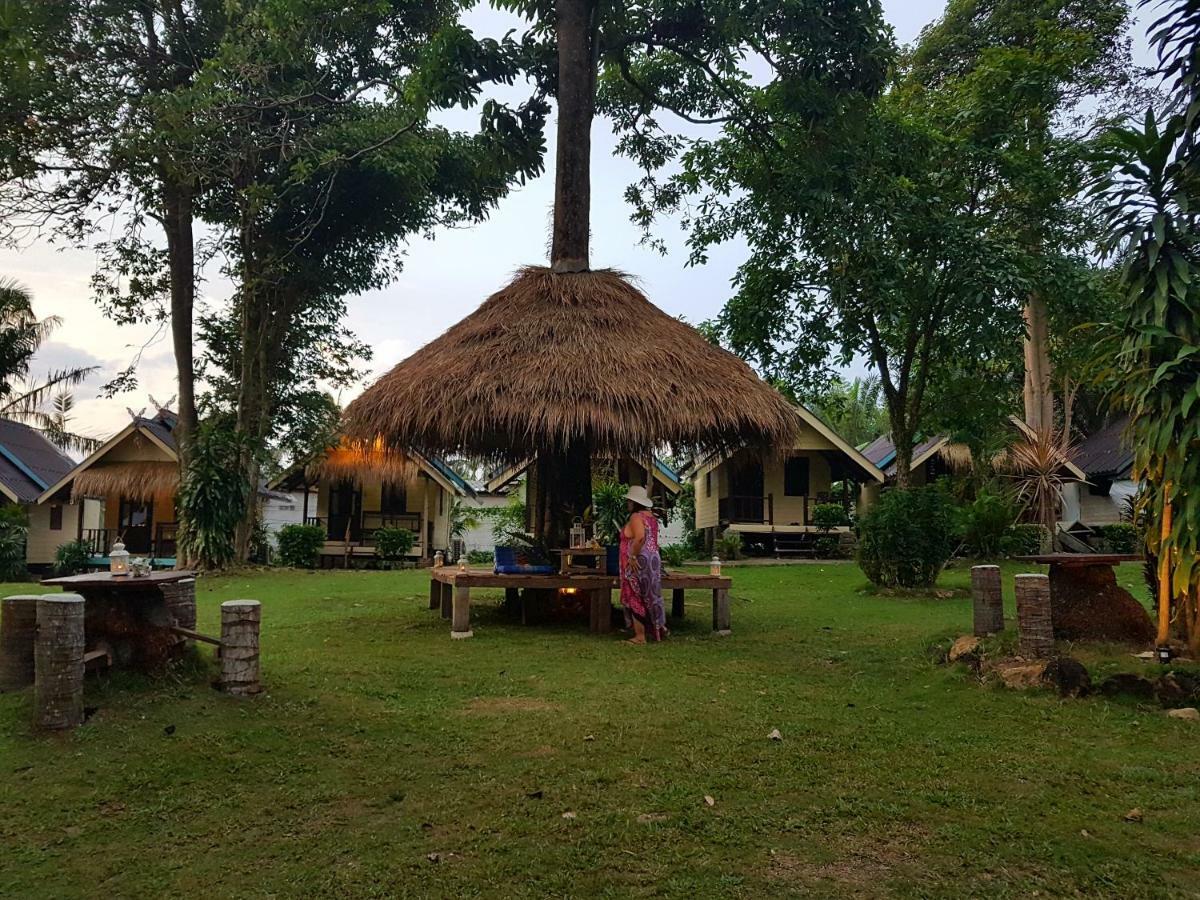 Hotel ฺbay Yard Hut Koh Chang Esterno foto